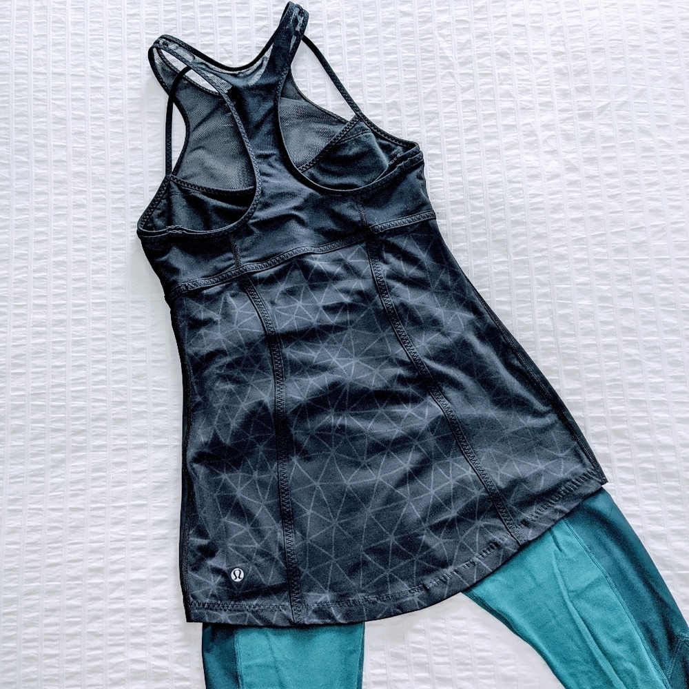 Lululemon black tank top, sexy zip fron, racerbacl